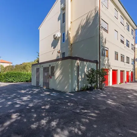 Guesthost - Pontelagoscuro Huge & Residential *