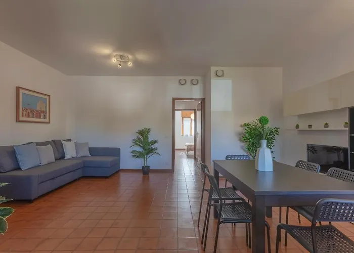 Guesthost - Pontelagoscuro Huge & Residential Apartment Ferrara