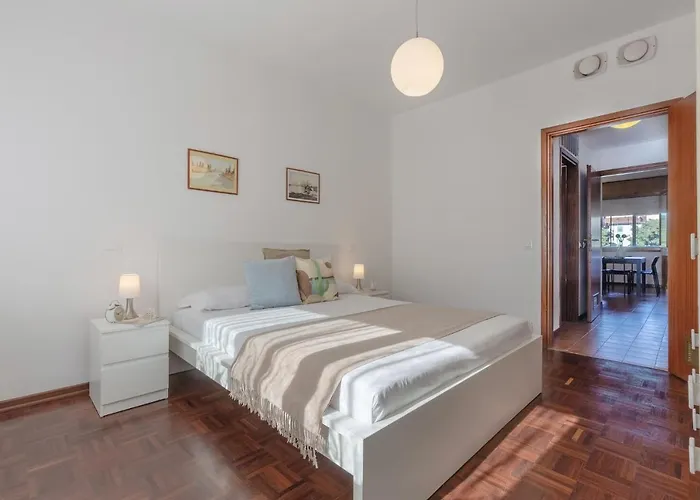 Guesthost - Pontelagoscuro Huge & Residential