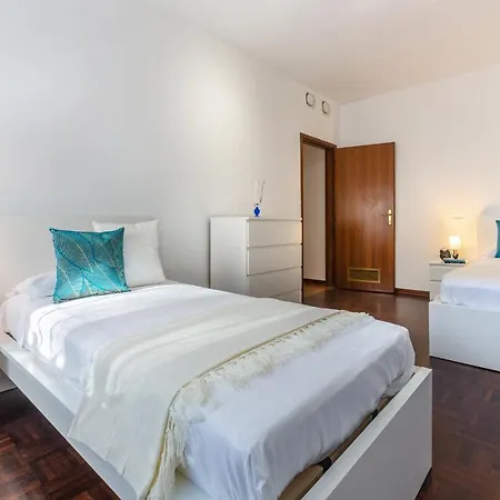 Pontelagoscuro Huge & Residential Apartment *