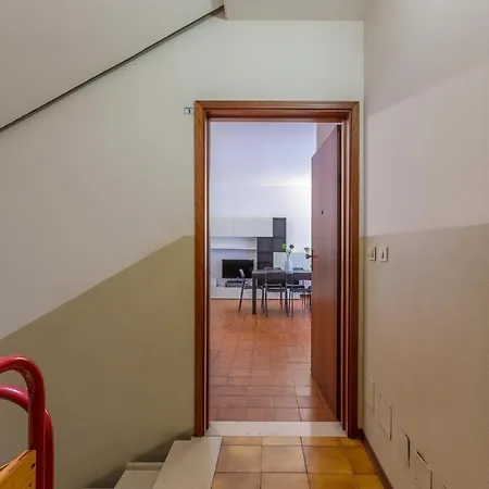 Apartment Pontelagoscuro Huge & Residential