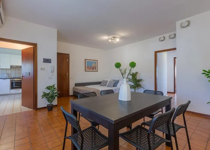 Guesthost - Pontelagoscuro Huge & Residential *