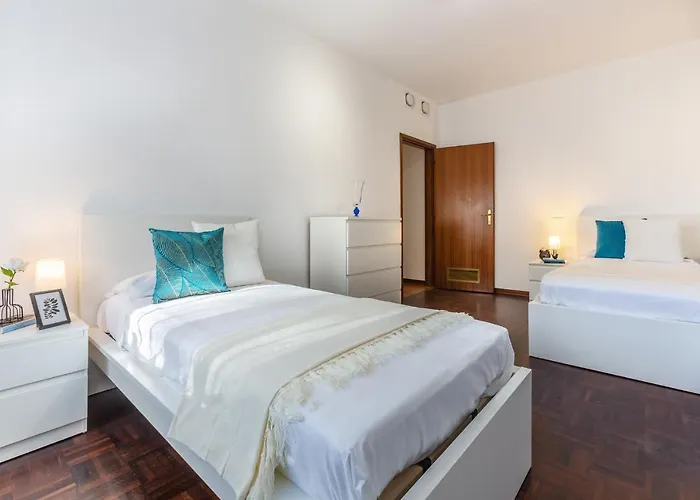 Guesthost - Pontelagoscuro Huge & Residential Appartement *